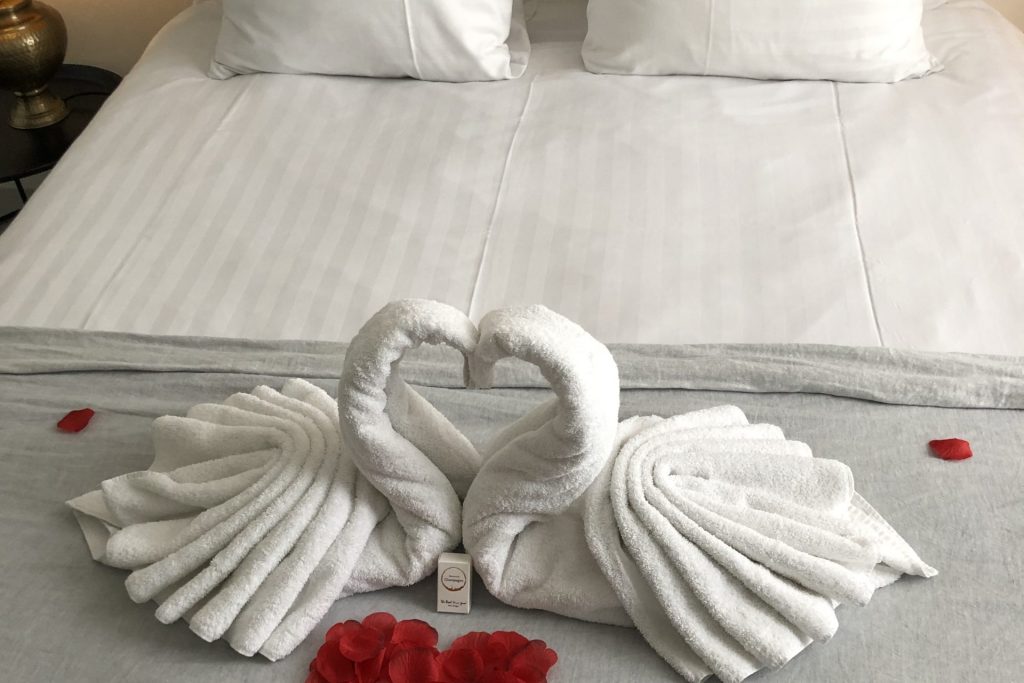 swans on bed